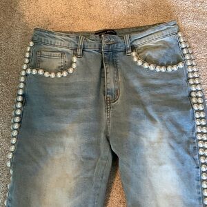 Gorgeous embellished straight jeans. Pearl trim is perfect.